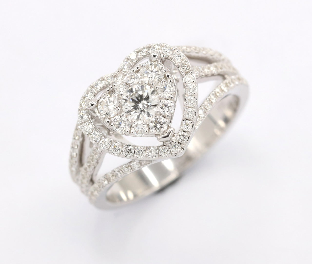 18K White Gold Engagement Ring